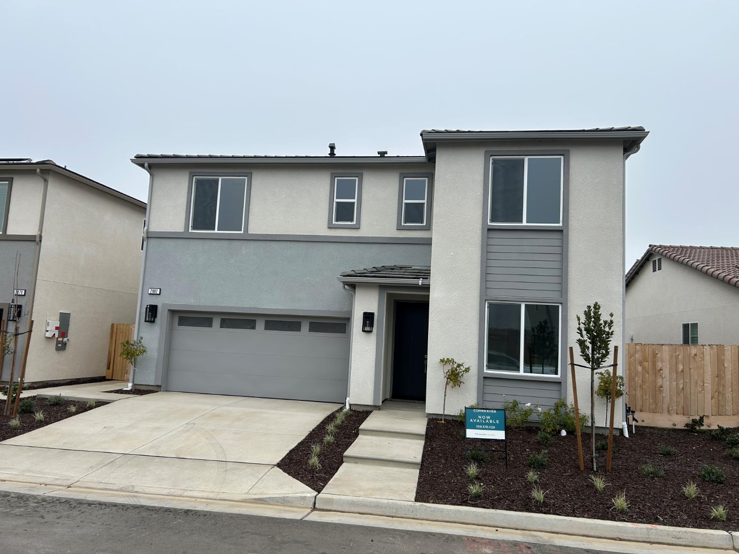 2882 E Corteza Dr, Fresno, CA 93730