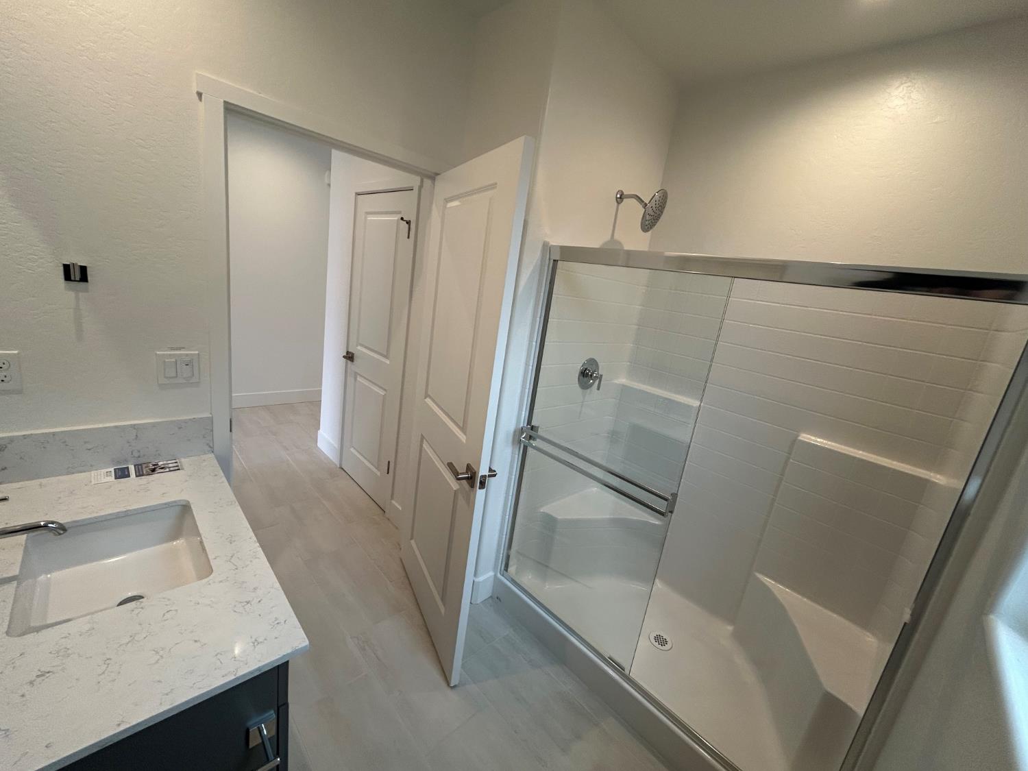 2882 E Corteza Dr, Fresno, CA 93730