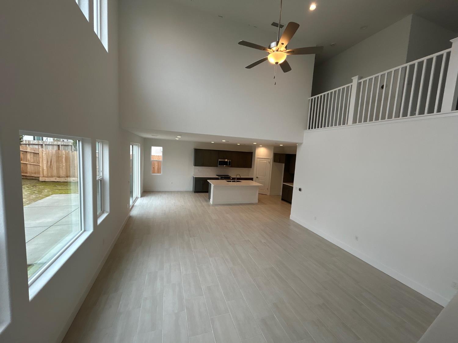 2882 E Corteza Dr, Fresno, CA 93730