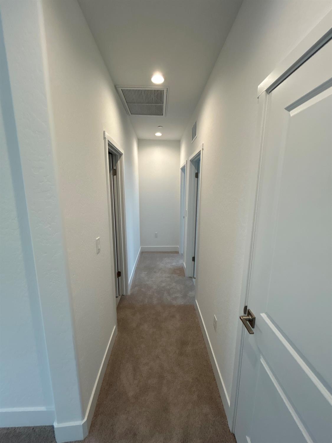 2882 E Corteza Dr, Fresno, CA 93730