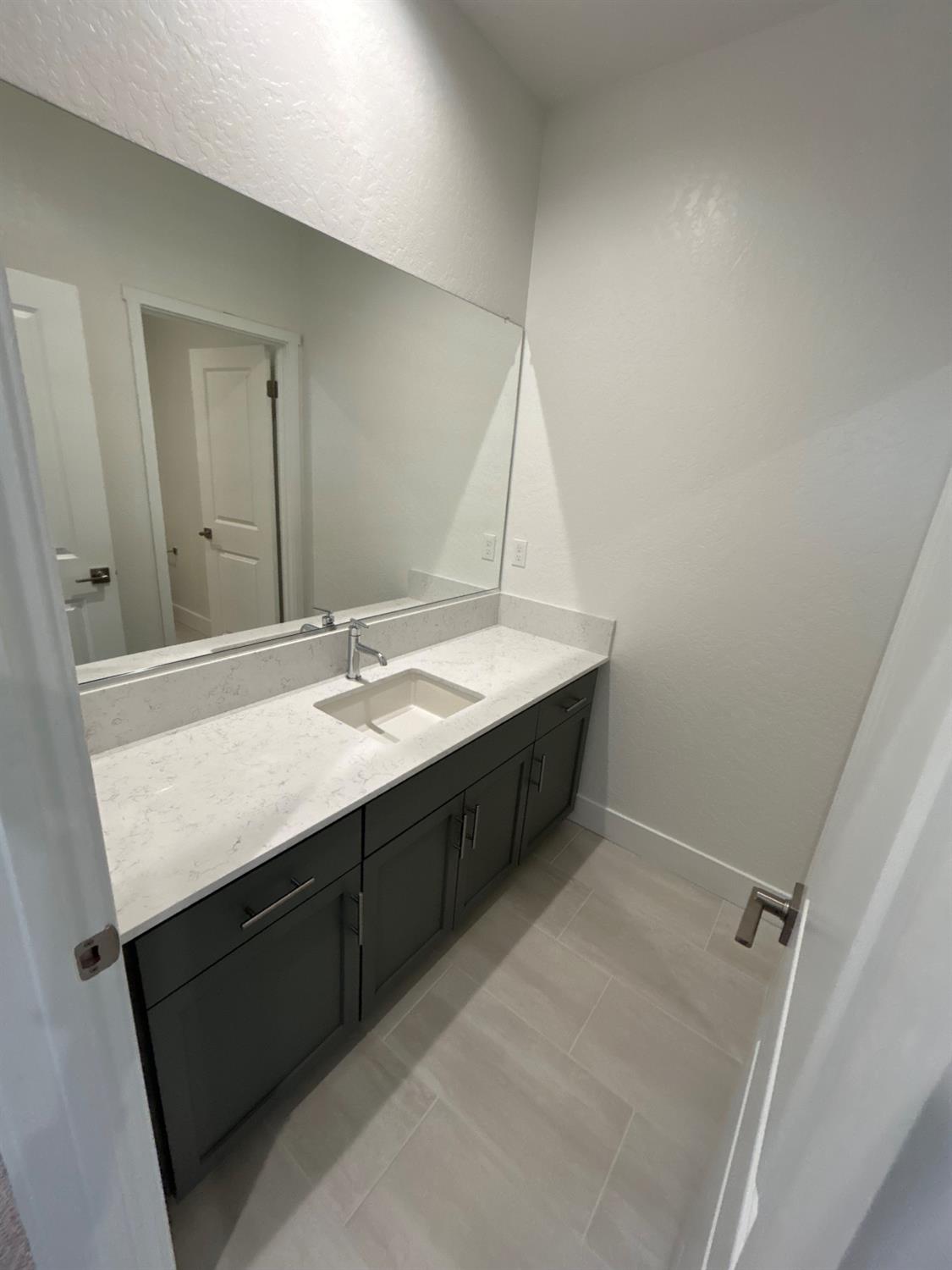 2882 E Corteza Dr, Fresno, CA 93730