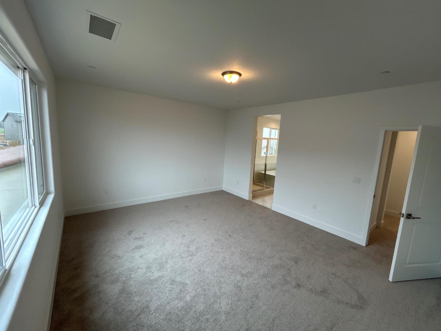 2882 E Corteza Dr, Fresno, CA 93730