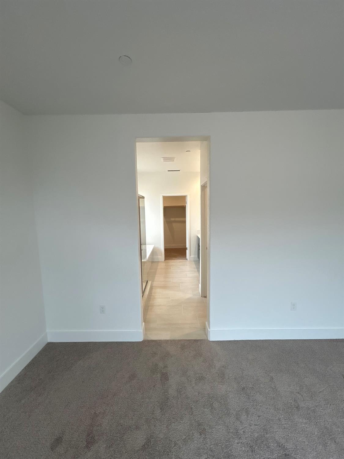 2882 E Corteza Dr, Fresno, CA 93730