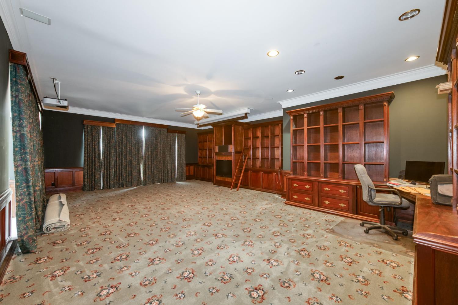 4715 E Copper Ave, Clovis, CA 93619