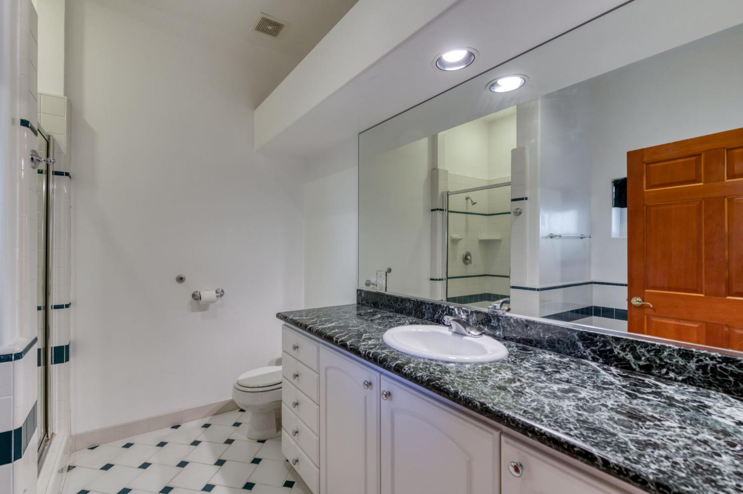 4715 E Copper Ave, Clovis, CA 93619