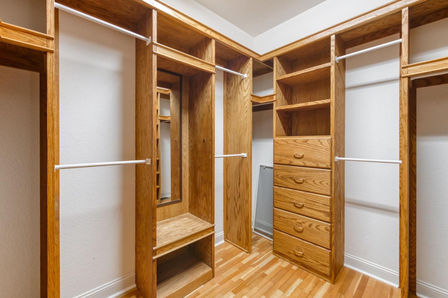 4715 E Copper Ave, Clovis, CA 93619