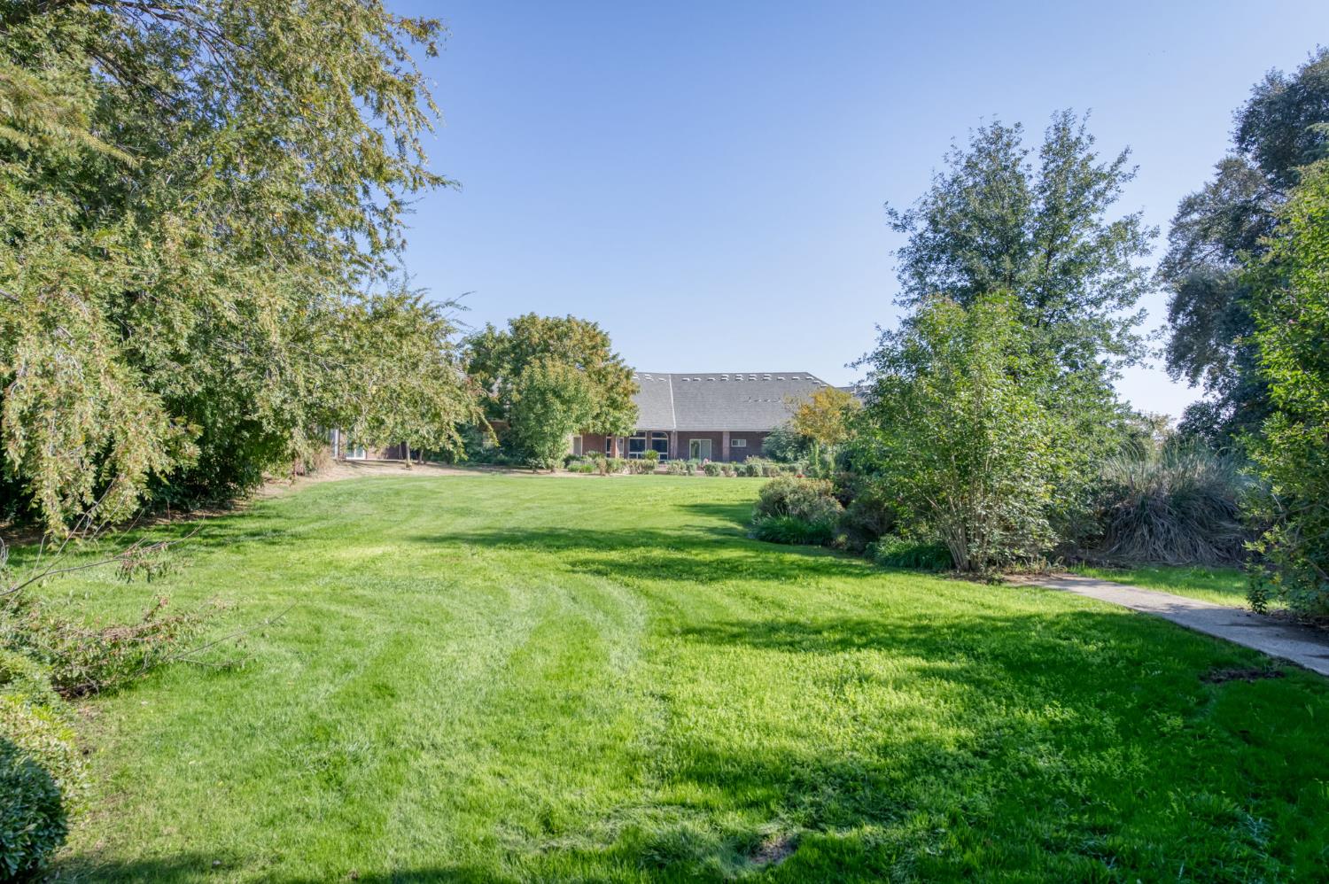 4715 E Copper Ave, Clovis, CA 93619