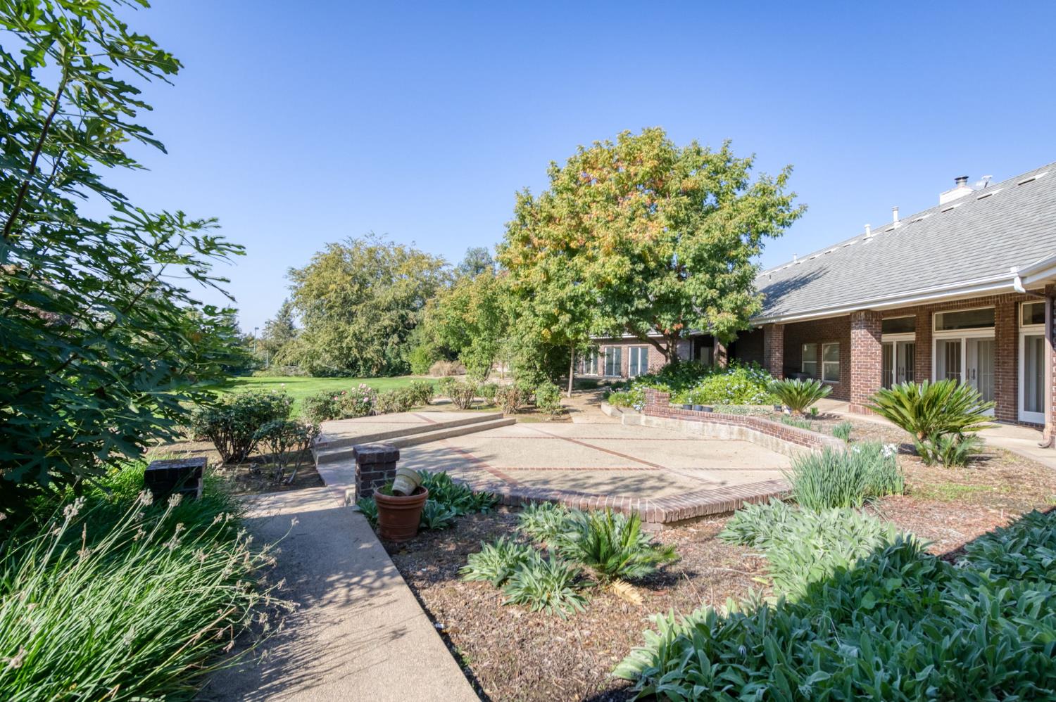 4715 E Copper Ave, Clovis, CA 93619