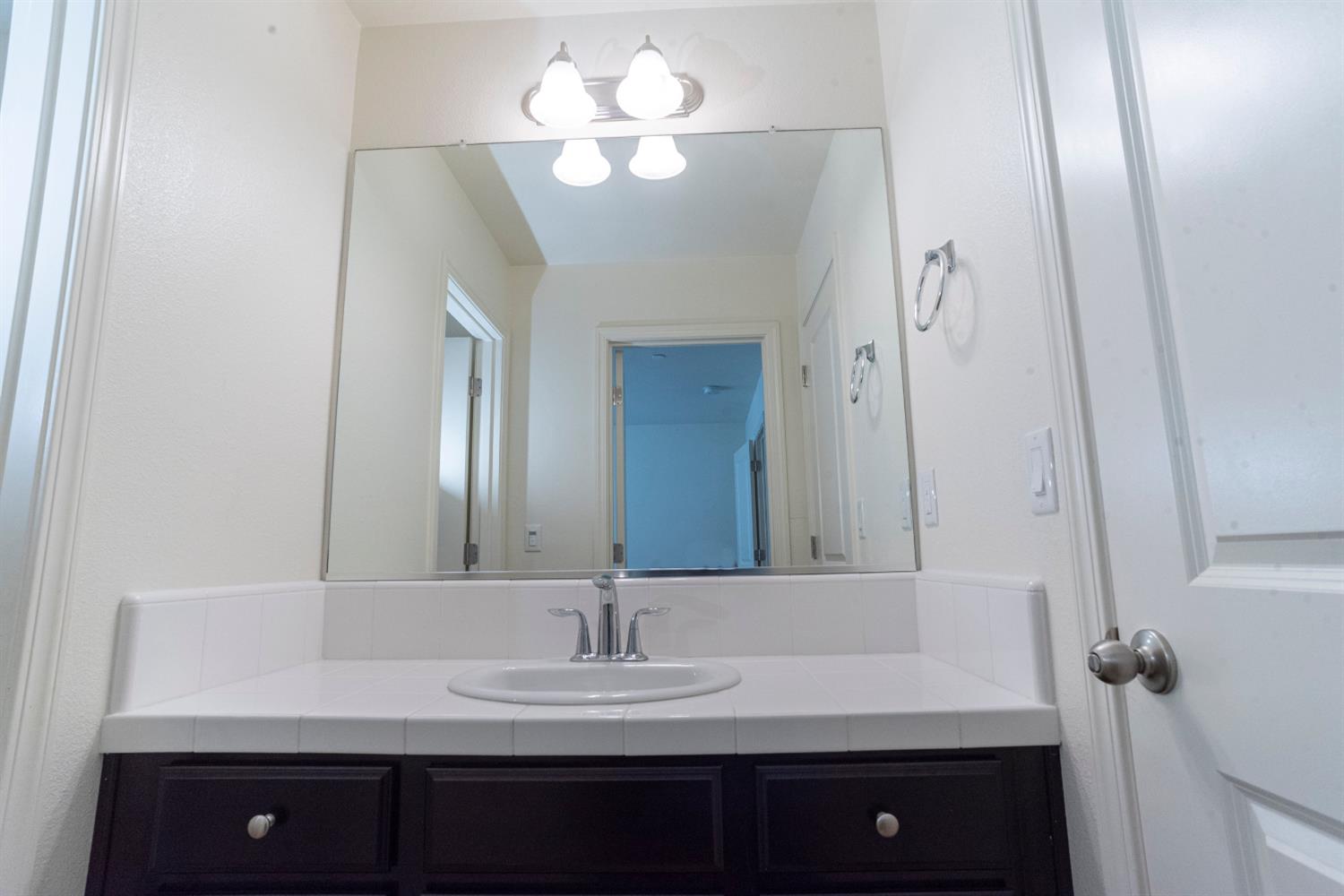 6330 E Creek View Ln, Fresno, CA 93727