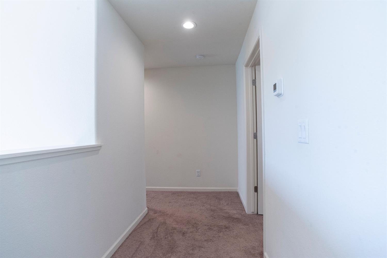 6330 E Creek View Ln, Fresno, CA 93727