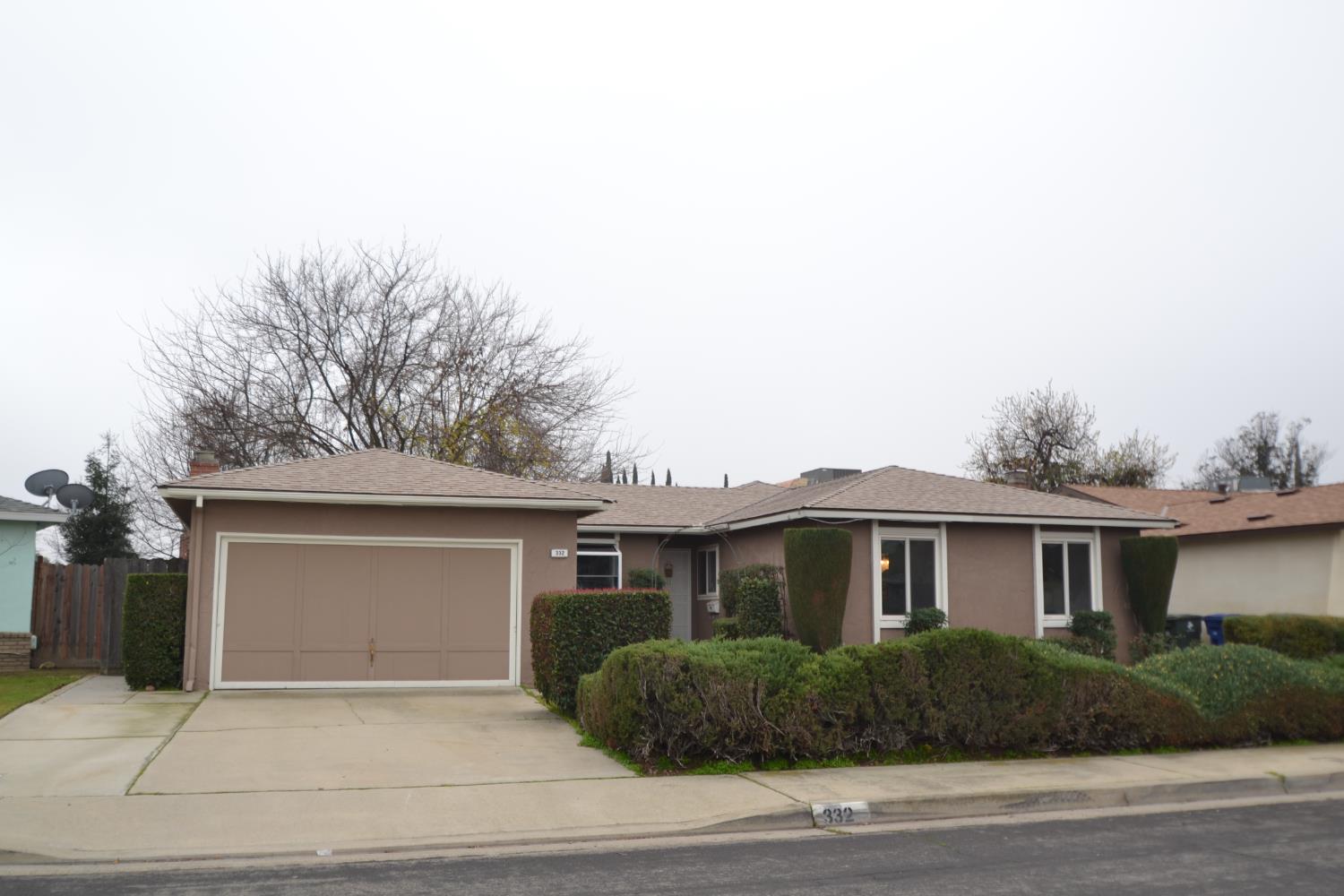 332 W Indianapolis Ave, Clovis, CA 93612