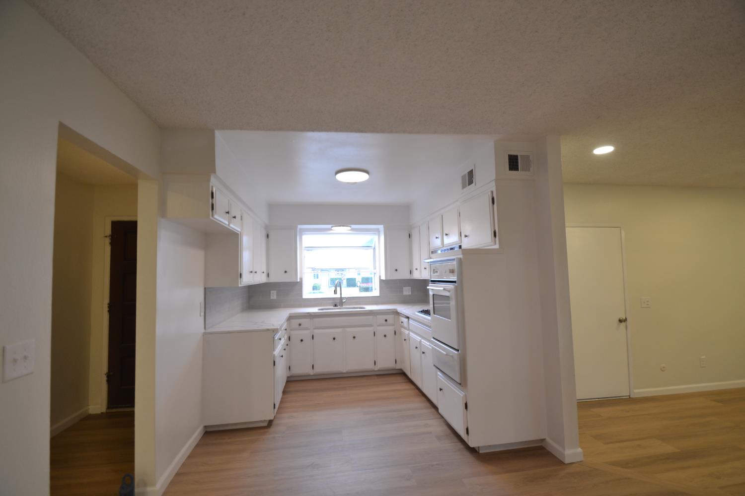 332 W Indianapolis Ave, Clovis, CA 93612