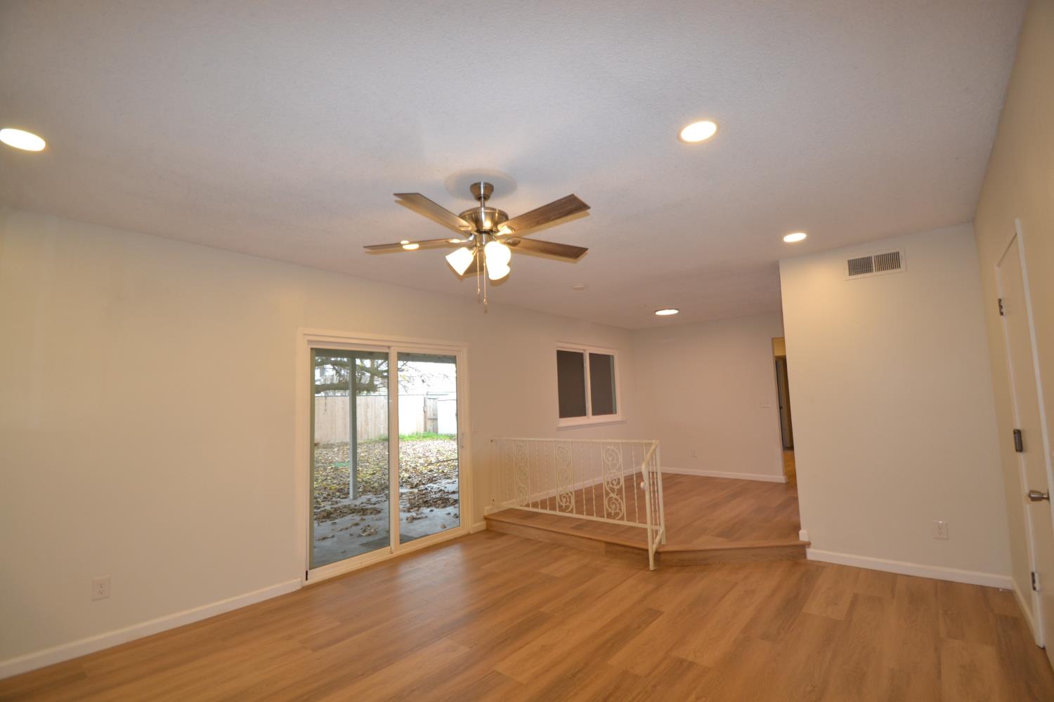 332 W Indianapolis Ave, Clovis, CA 93612