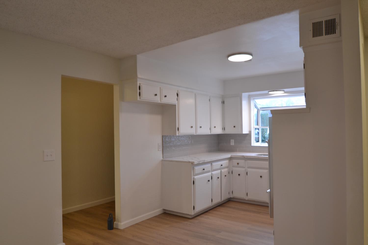 332 W Indianapolis Ave, Clovis, CA 93612