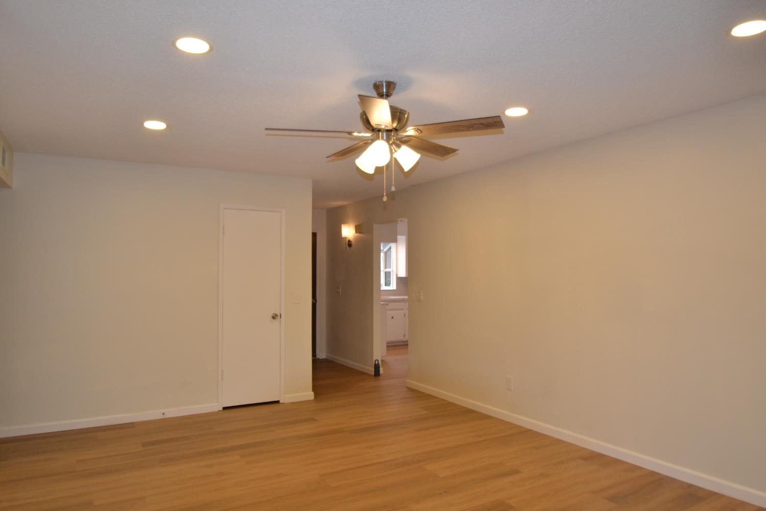 332 W Indianapolis Ave, Clovis, CA 93612