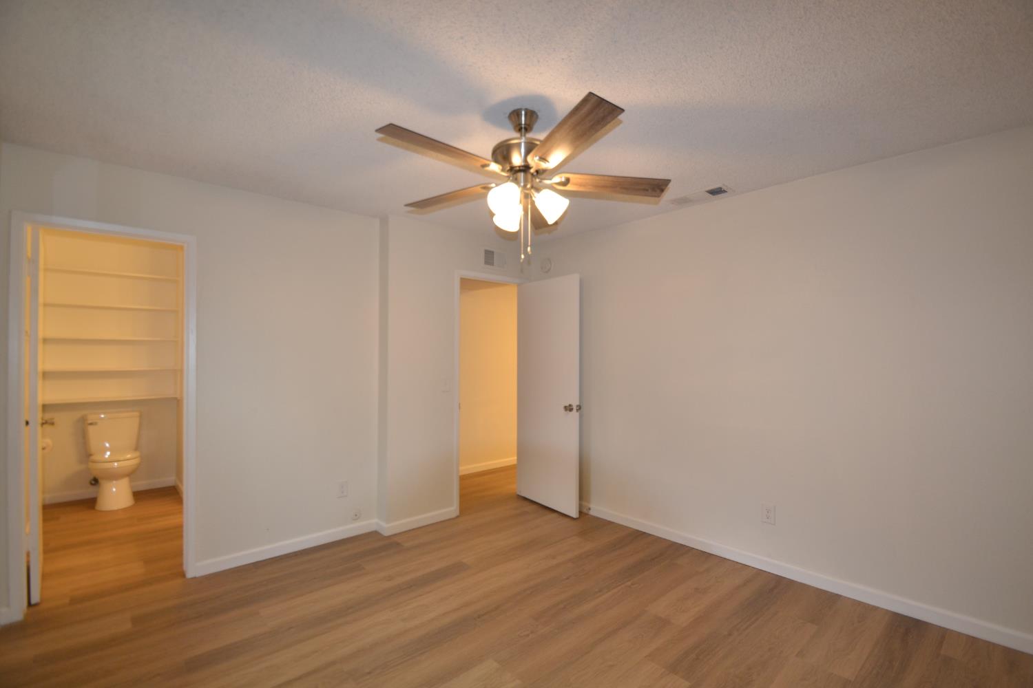 332 W Indianapolis Ave, Clovis, CA 93612