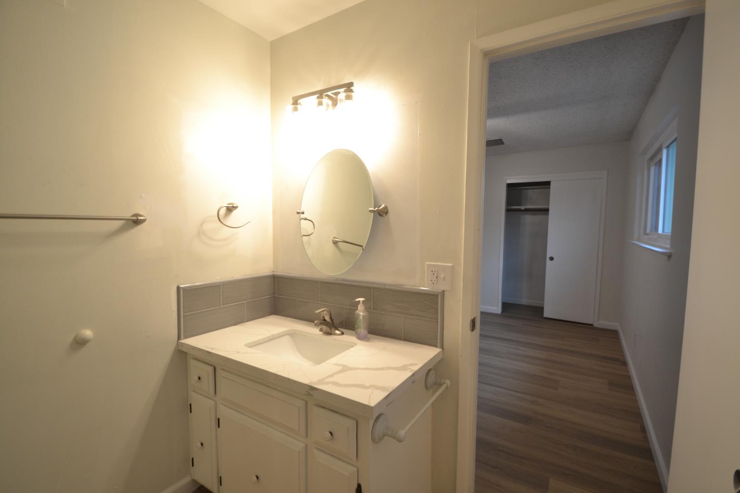 332 W Indianapolis Ave, Clovis, CA 93612