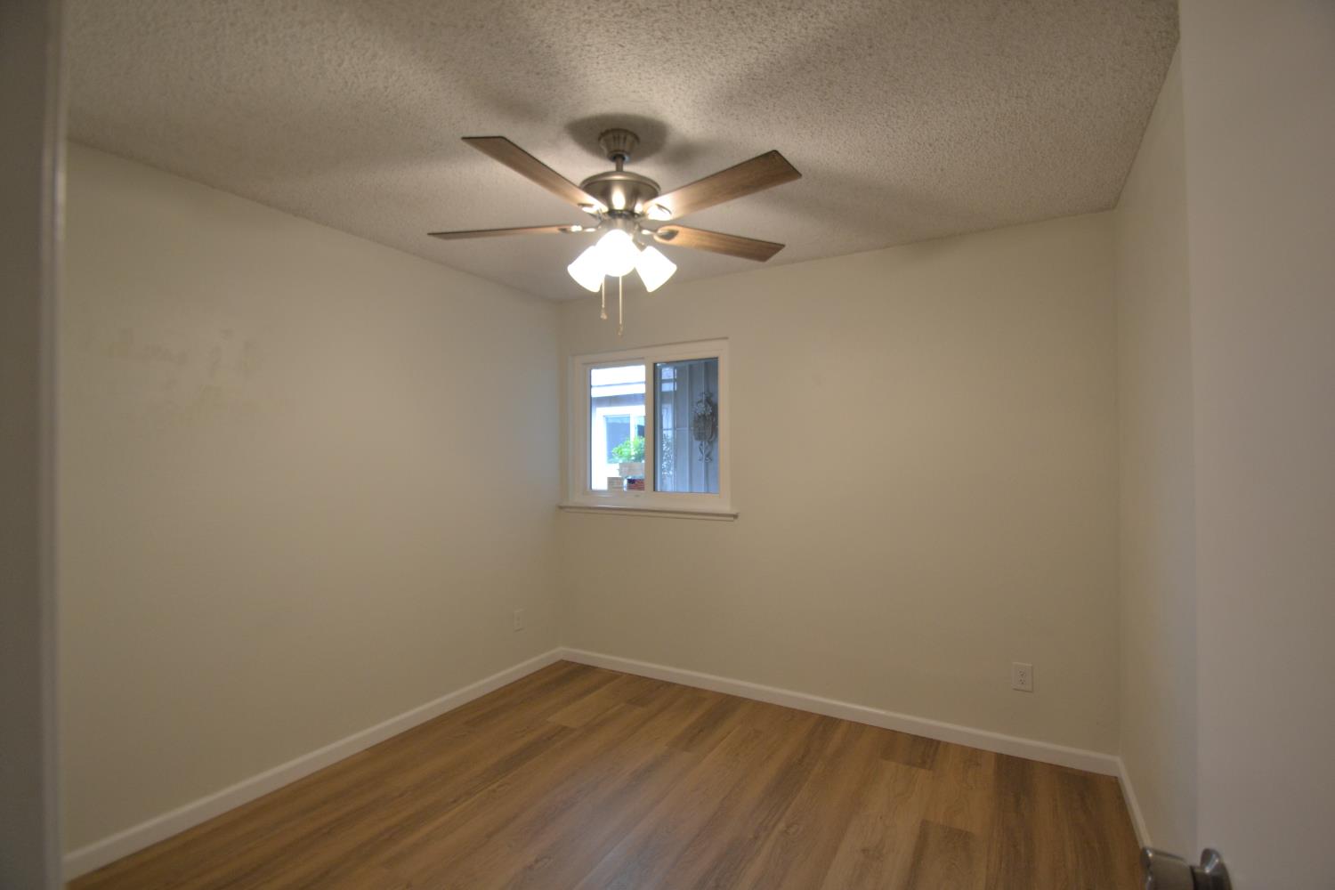 332 W Indianapolis Ave, Clovis, CA 93612