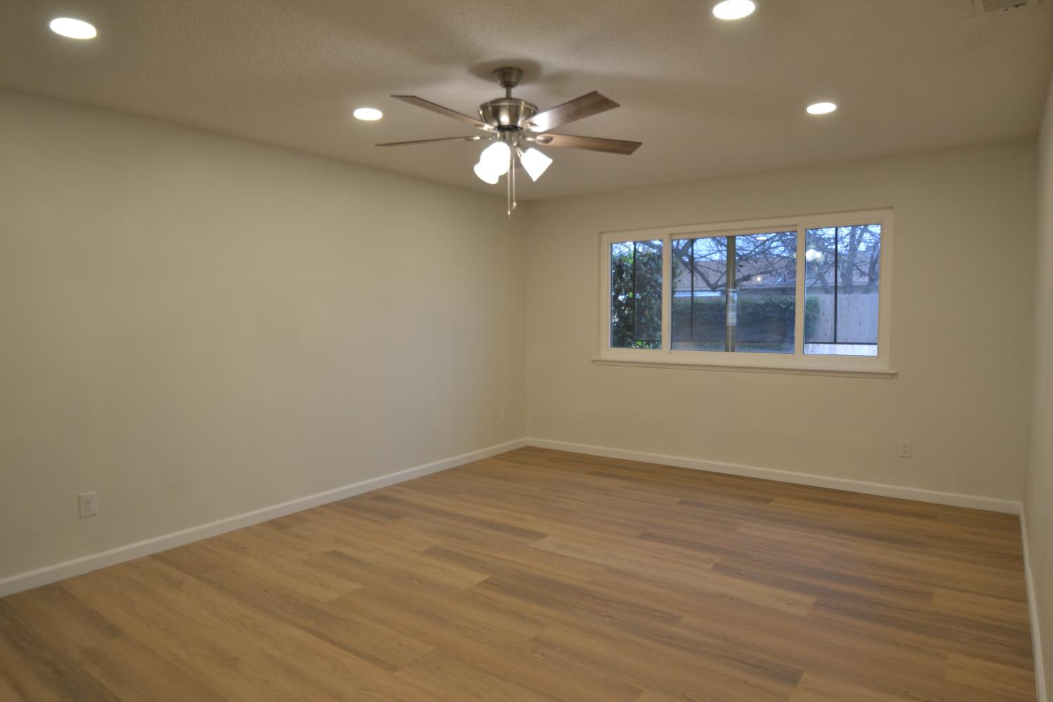 332 W Indianapolis Ave, Clovis, CA 93612