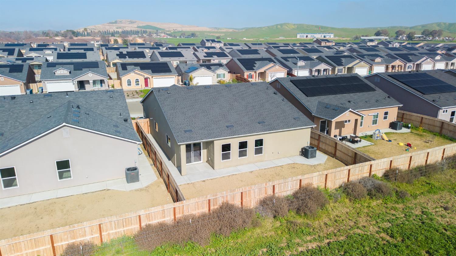 1132 E Orange St, Avenal, CA 93204