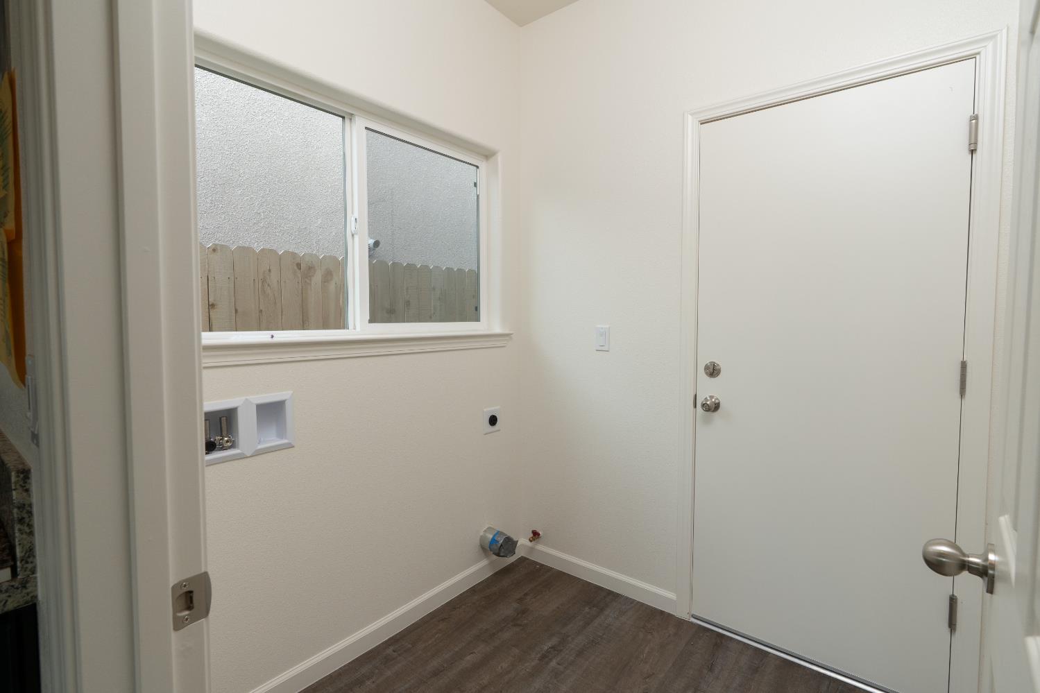 1132 E Orange St, Avenal, CA 93204