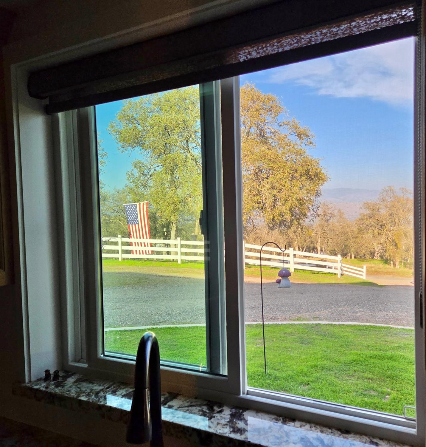 31602 Tumbleweed Ln, Yokuts Valley, CA 93675