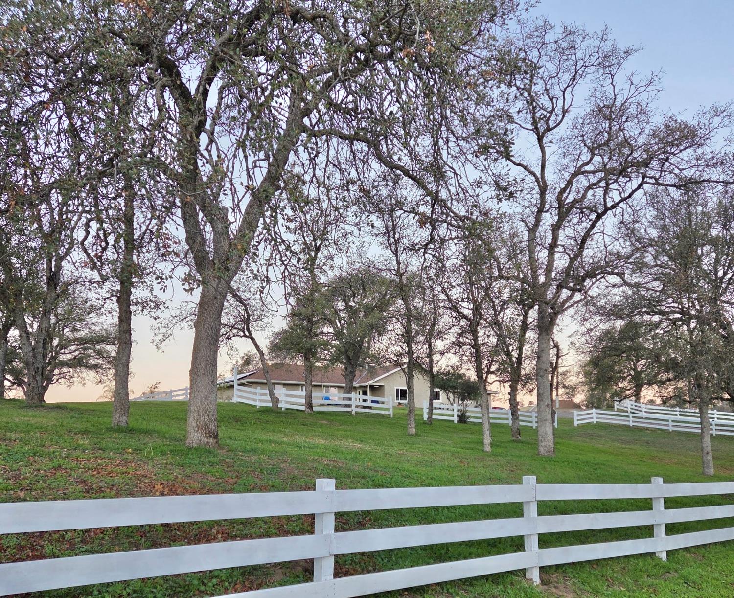 31602 Tumbleweed Ln, Yokuts Valley, CA 93675