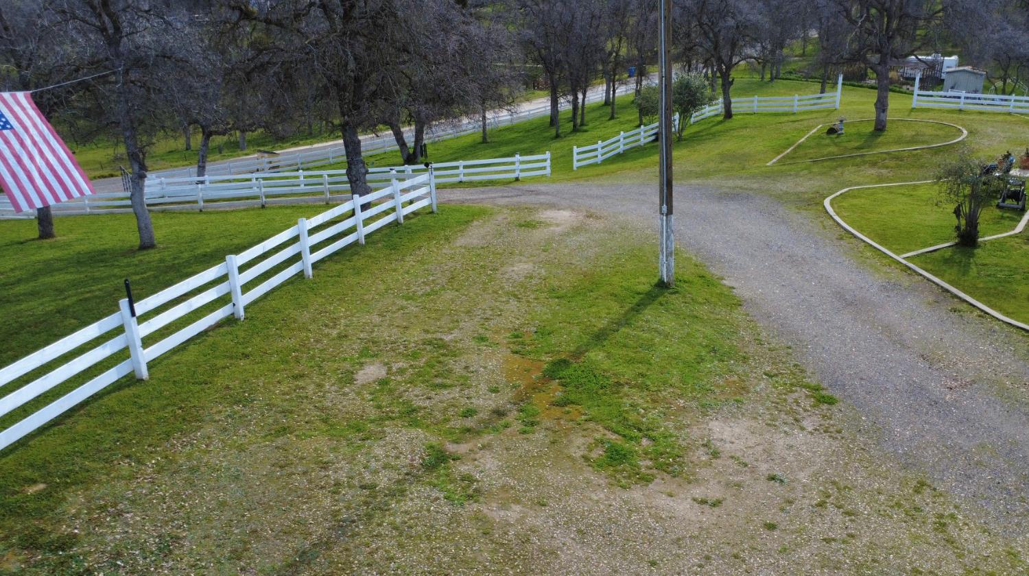 31602 Tumbleweed Ln, Yokuts Valley, CA 93675