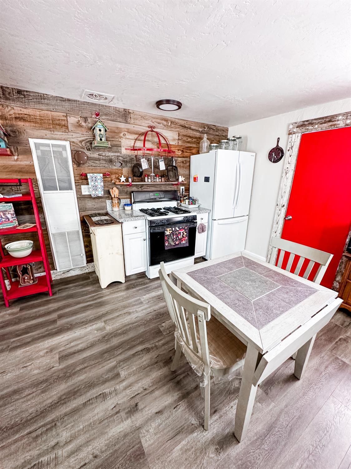 37969 Road 422, Oakhurst, CA 93644