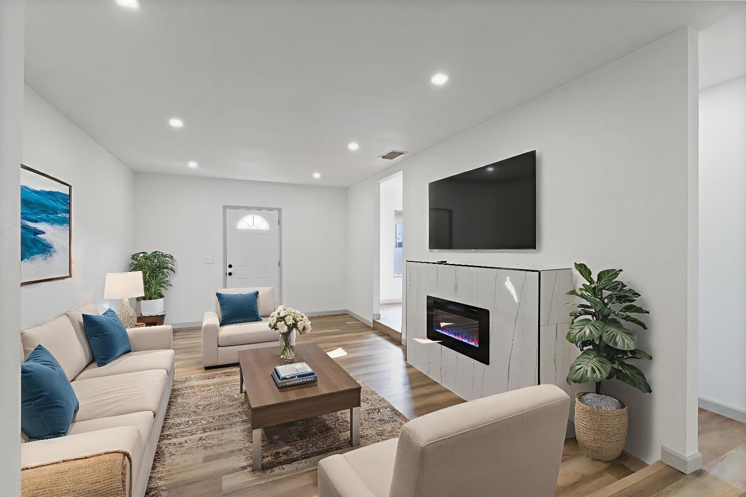 24 Sunnyside Ave, Clovis, CA 93611