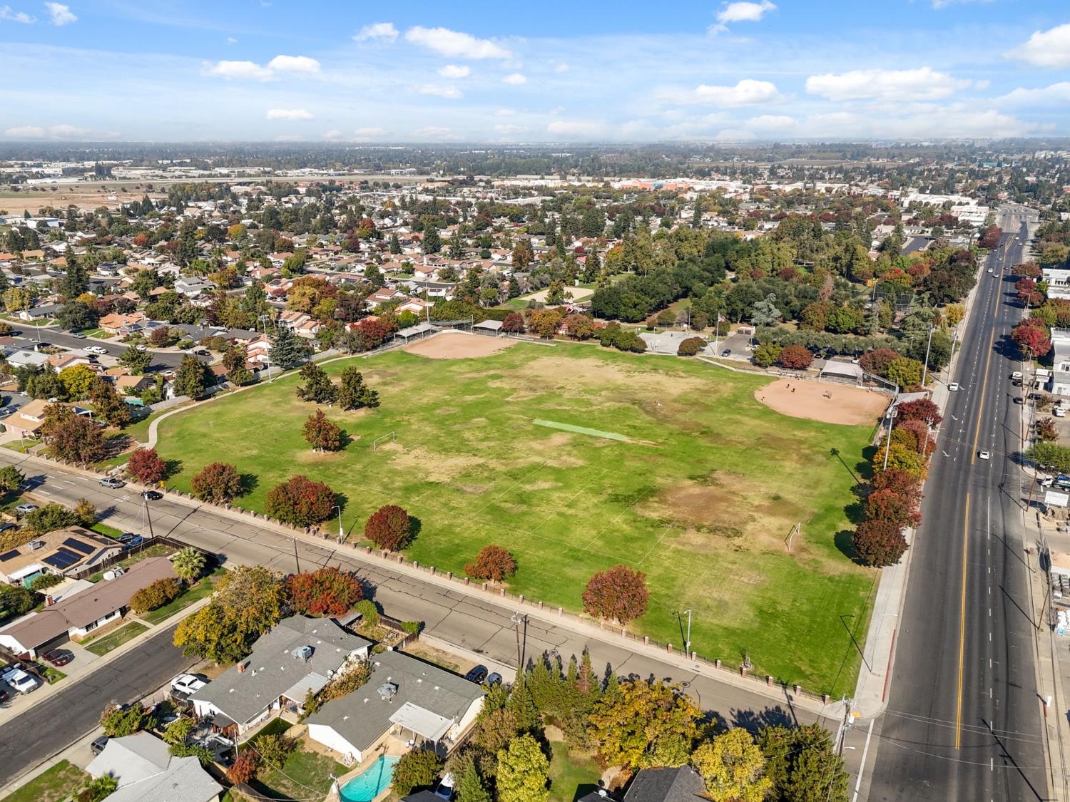 24 Sunnyside Ave, Clovis, CA 93611