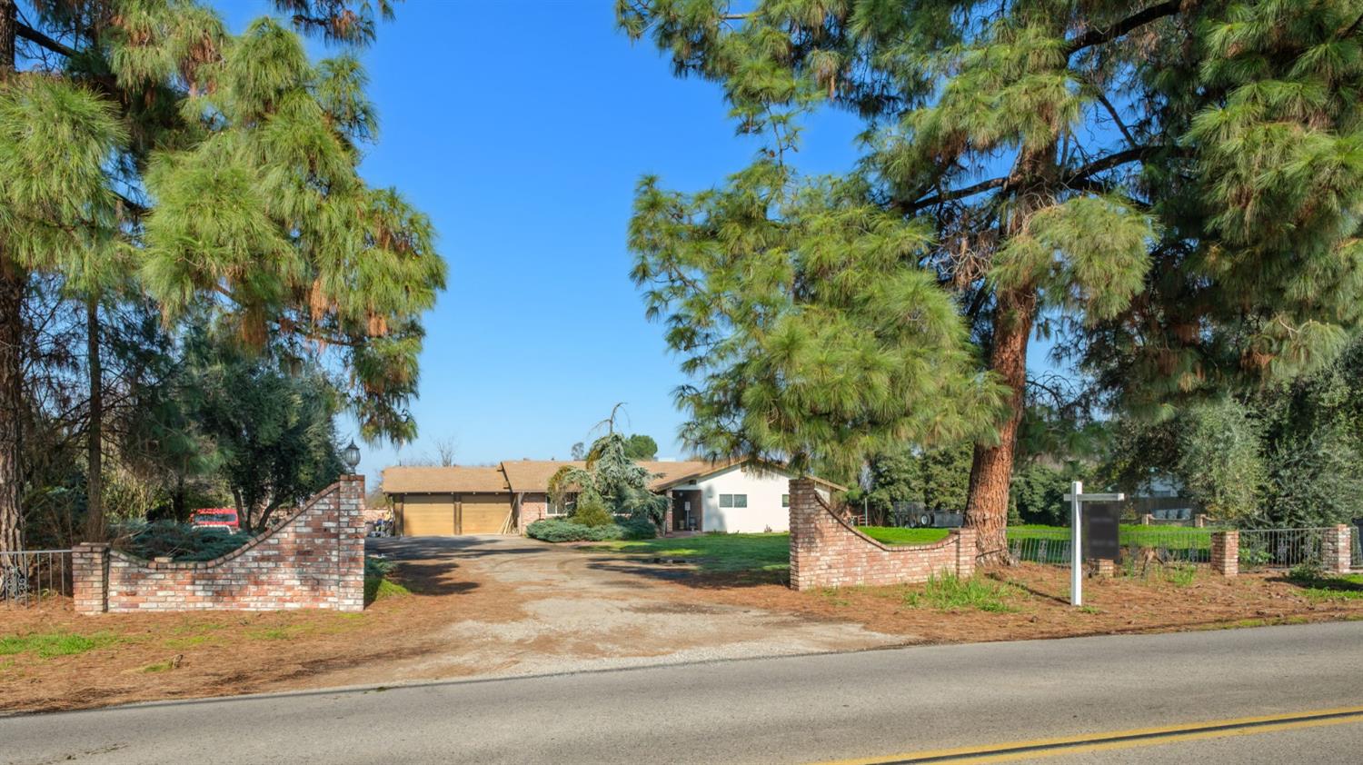 3780 E International Ave, Clovis, CA 93619