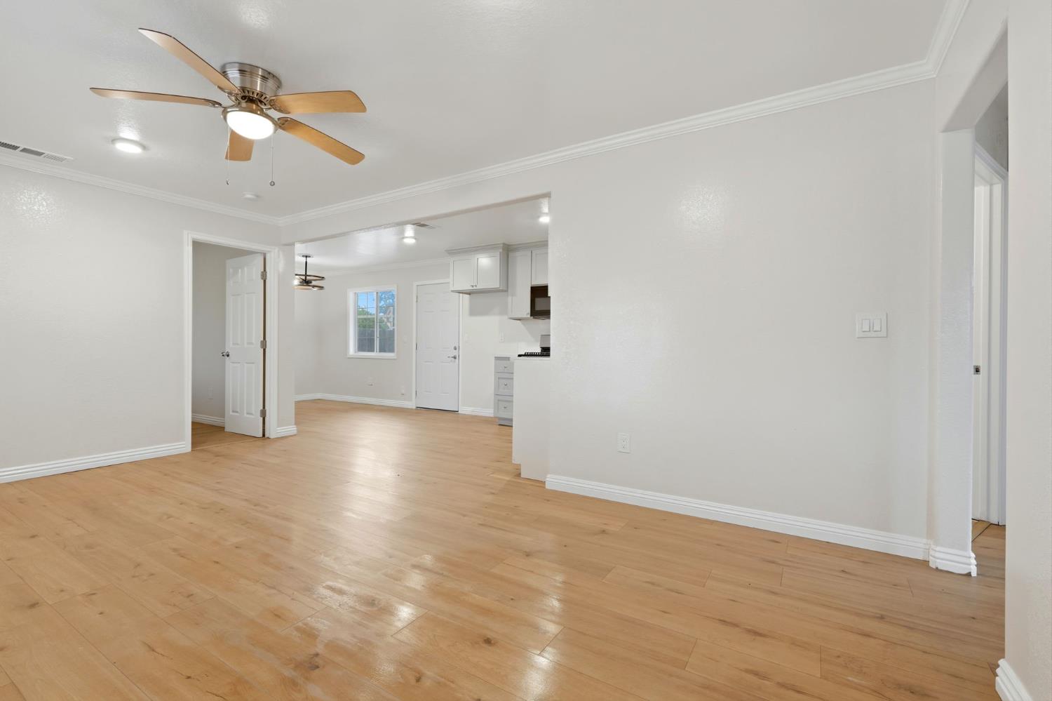 8651 E Khan St, Selma, CA 93662