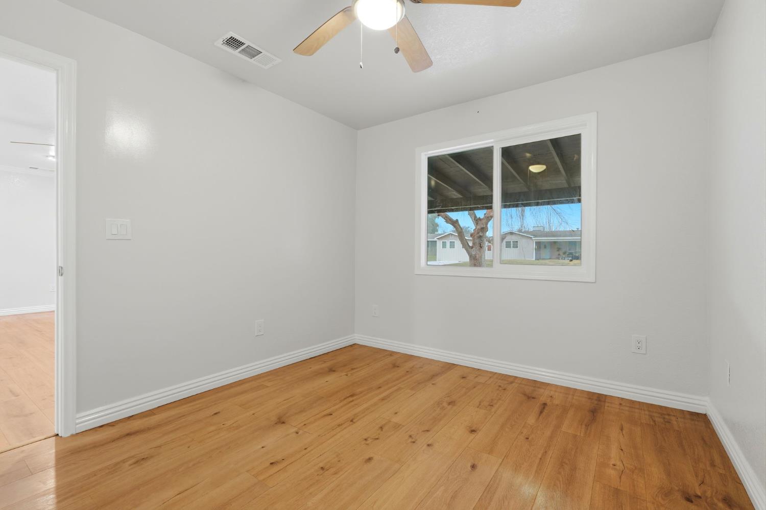 8651 E Khan St, Selma, CA 93662