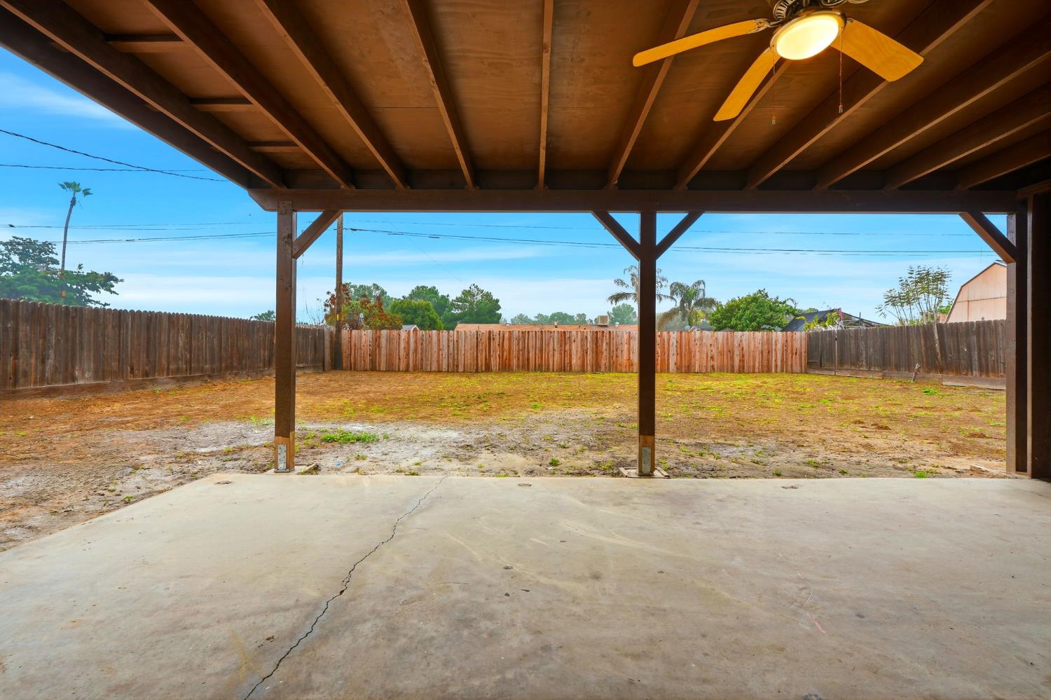 8651 E Khan St, Selma, CA 93662