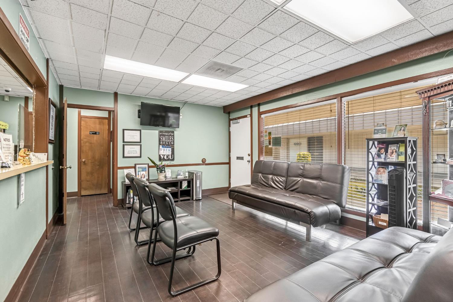 3636 N 1St St, Fresno, CA 93726