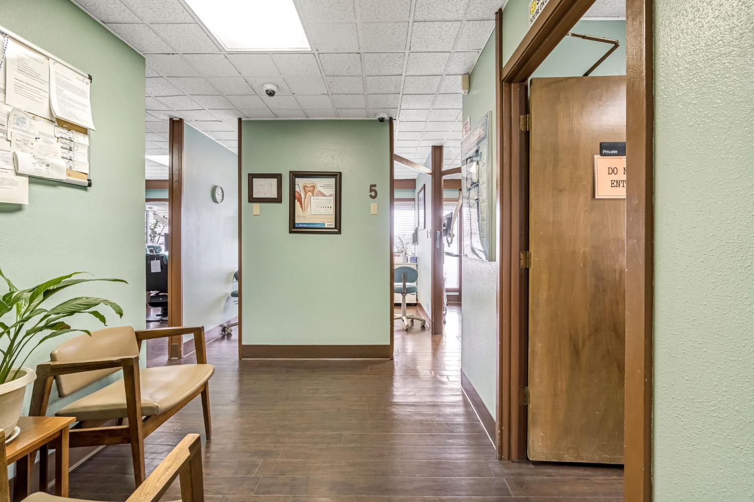 3636 N 1St St, Fresno, CA 93726