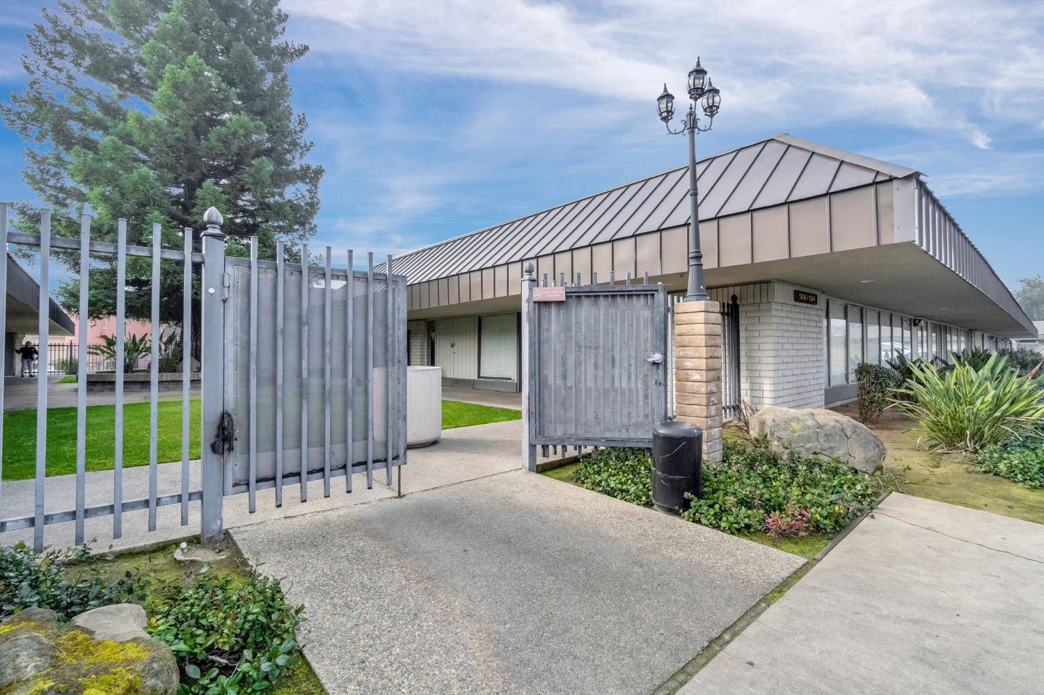 3636 N 1St St, Fresno, CA 93726