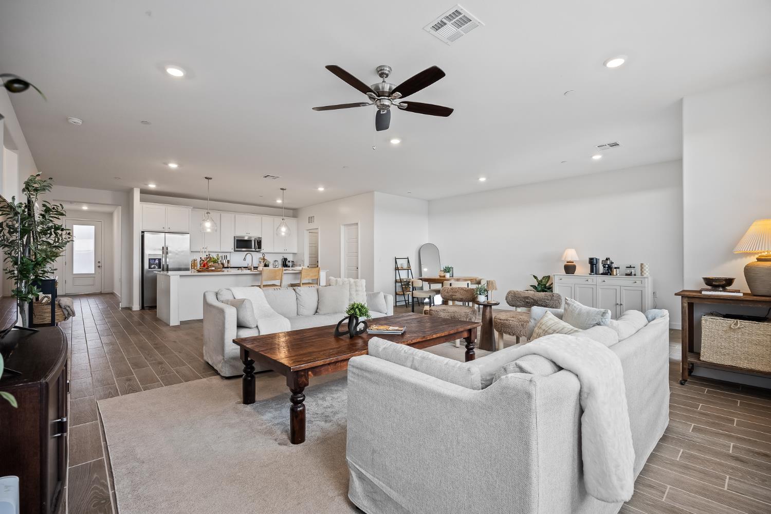 2601 Auburn St, Lemoore, CA 93245