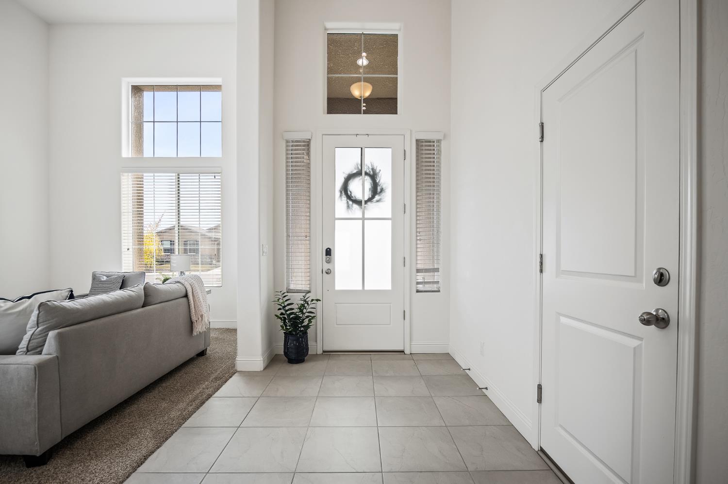 4187 Poe Ave, Clovis, CA 93619