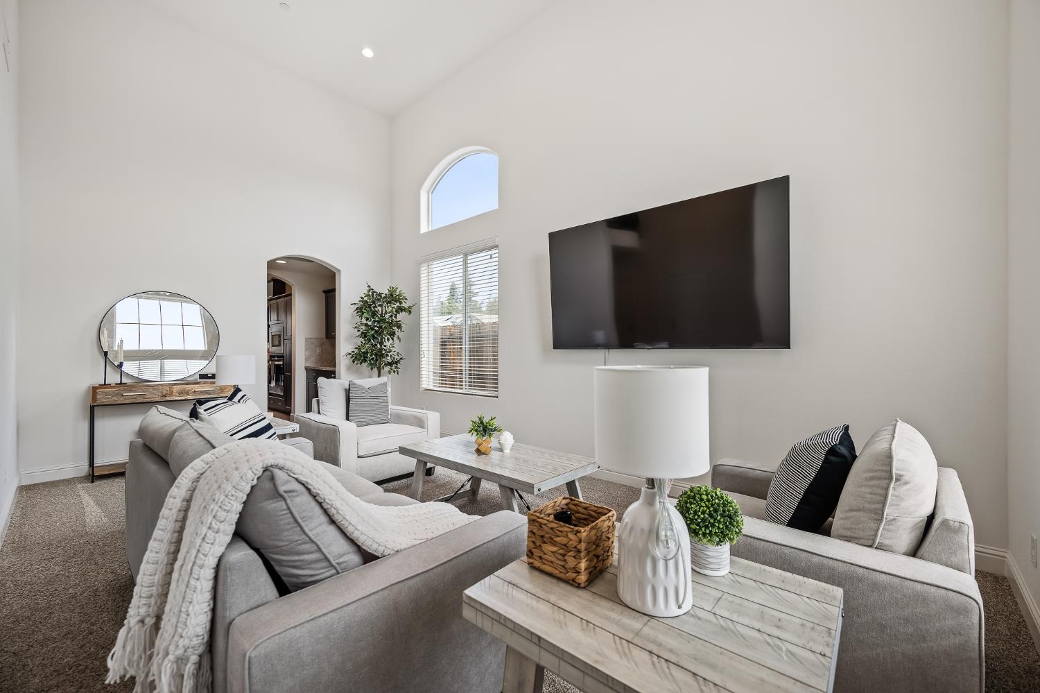 4187 Poe Ave, Clovis, CA 93619