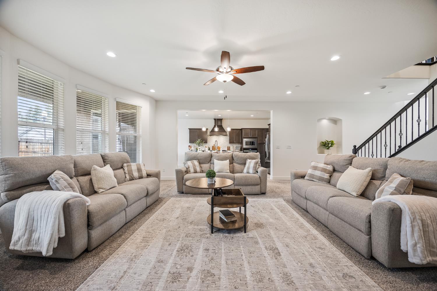 4187 Poe Ave, Clovis, CA 93619