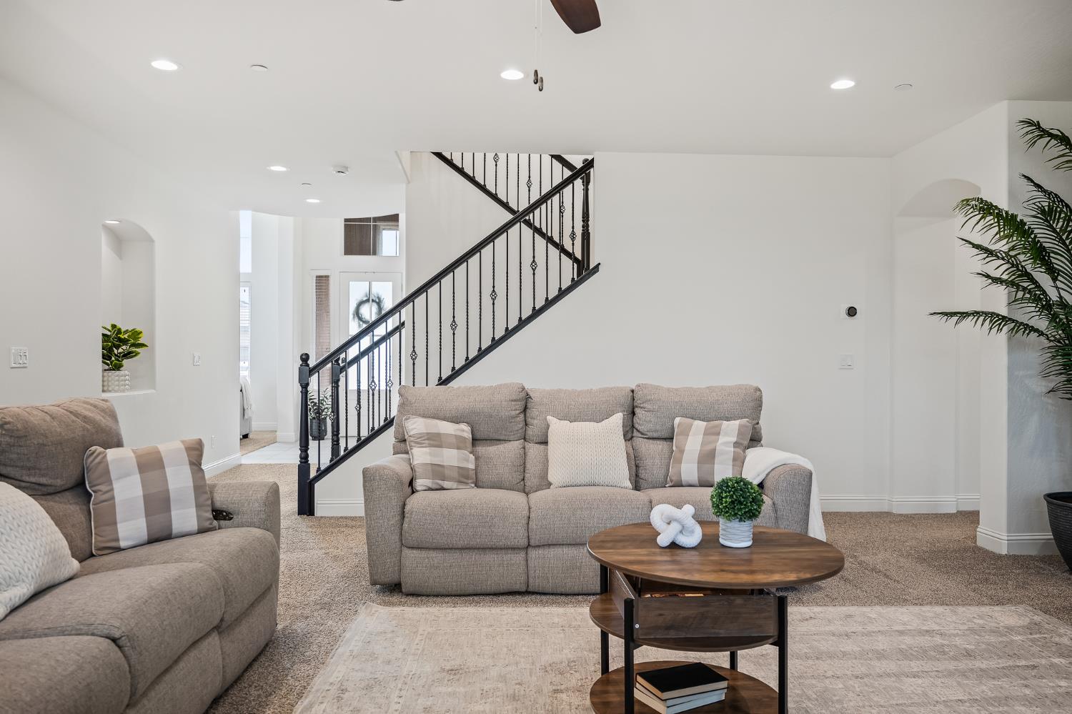 4187 Poe Ave, Clovis, CA 93619