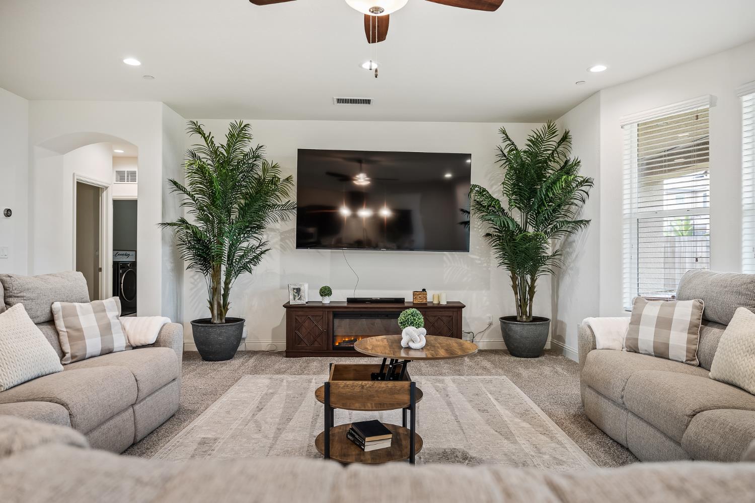 4187 Poe Ave, Clovis, CA 93619