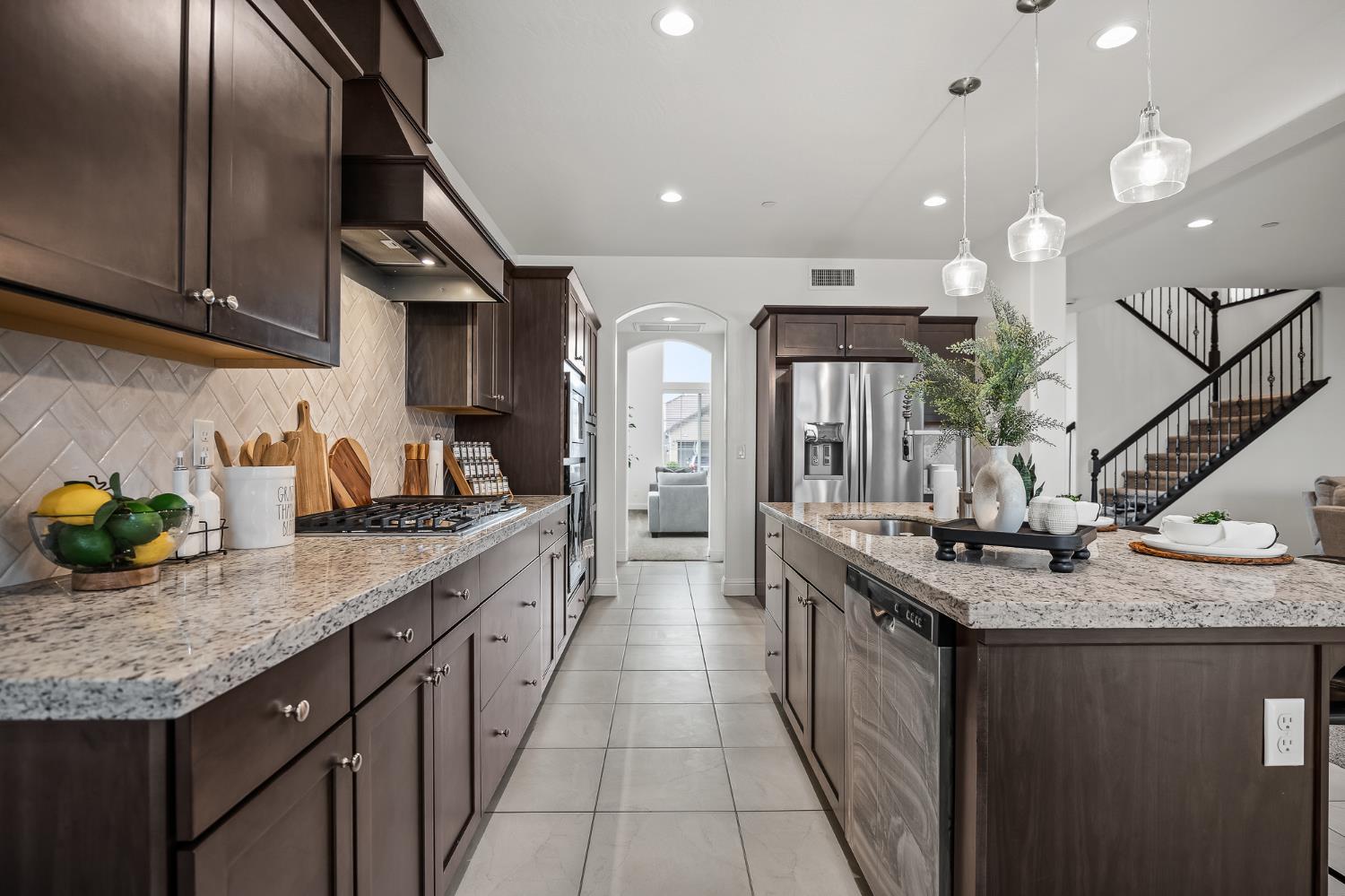 4187 Poe Ave, Clovis, CA 93619