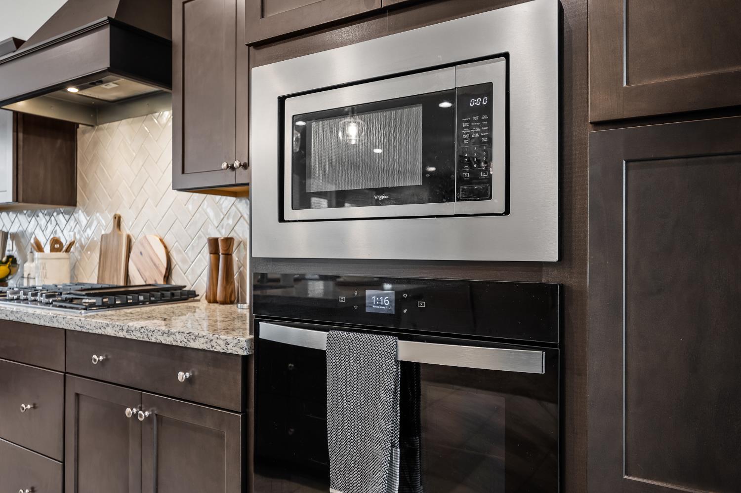 4187 Poe Ave, Clovis, CA 93619