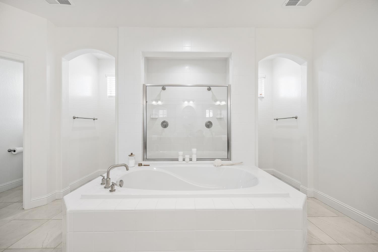 4187 Poe Ave, Clovis, CA 93619