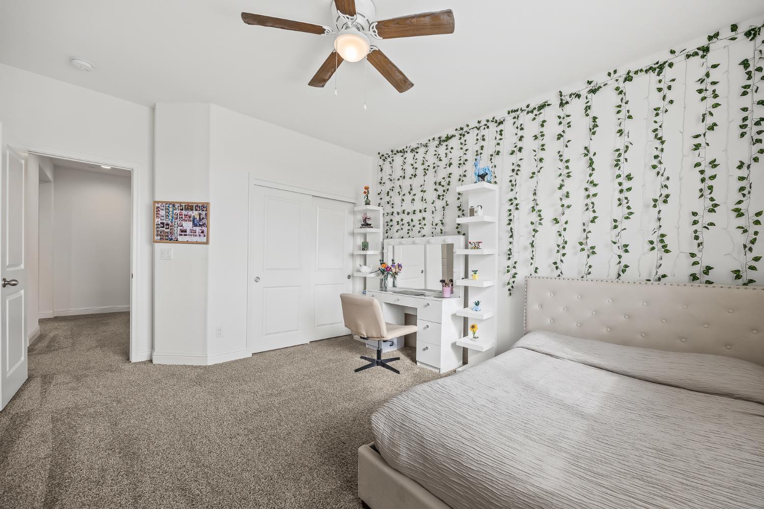 4187 Poe Ave, Clovis, CA 93619