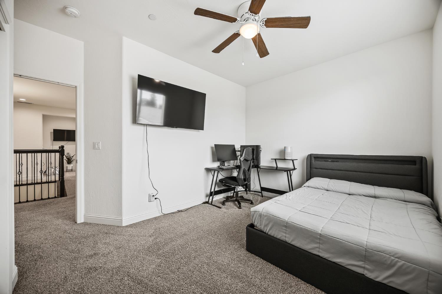 4187 Poe Ave, Clovis, CA 93619