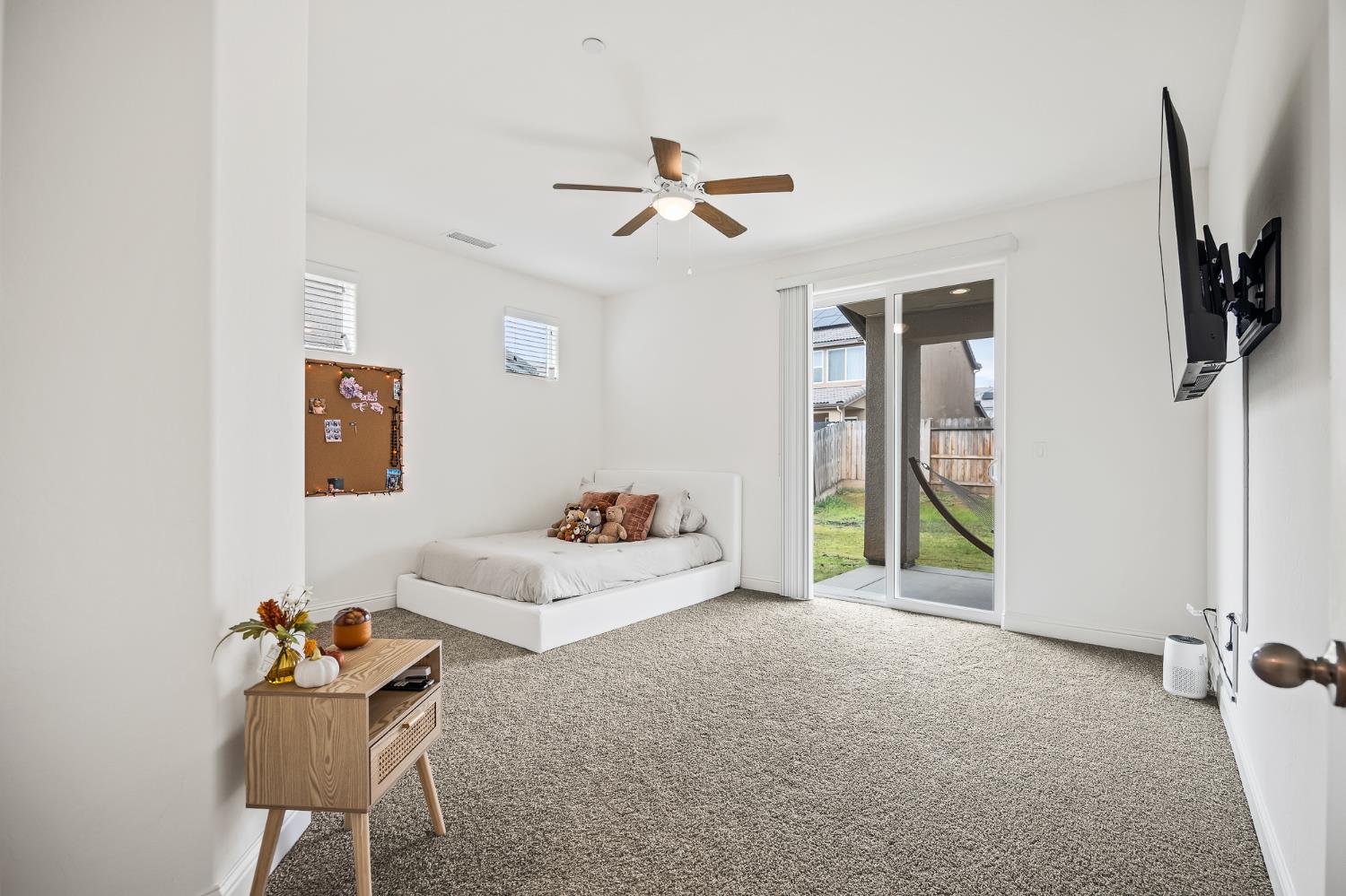 4187 Poe Ave, Clovis, CA 93619